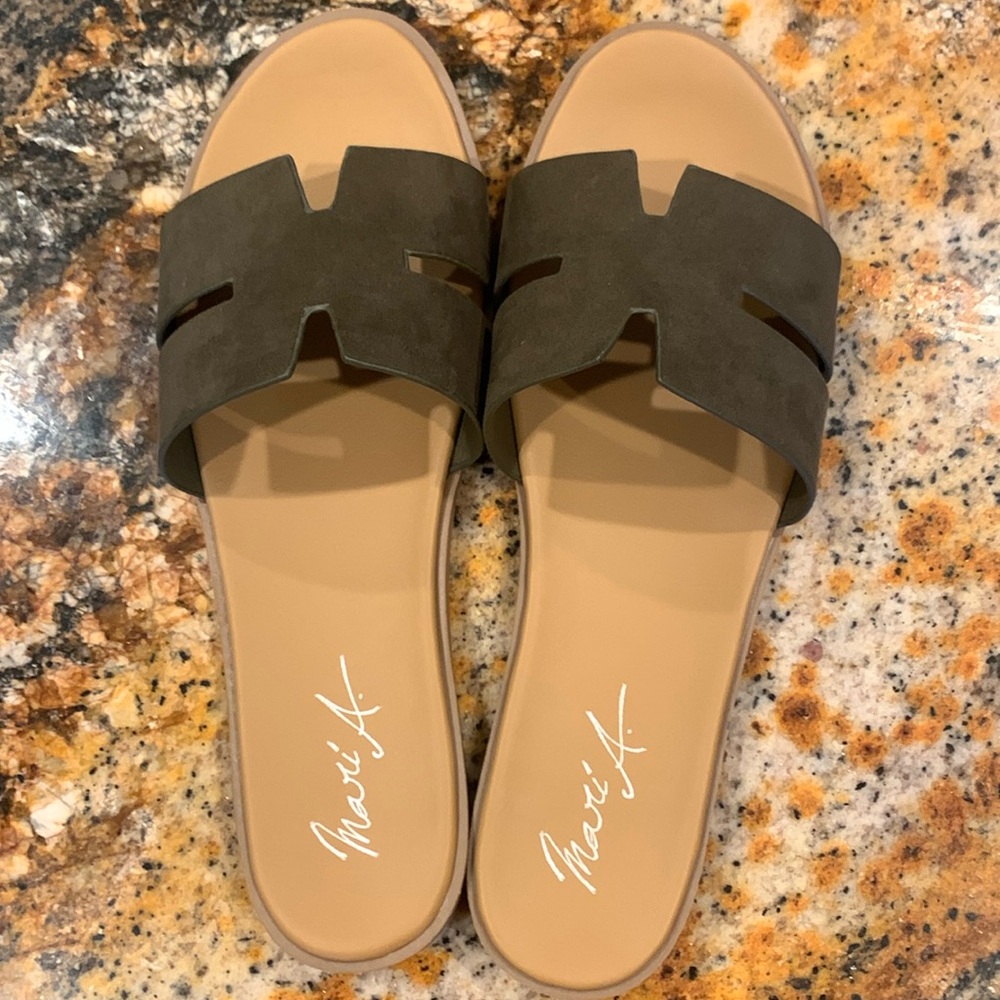 Mari A sandals